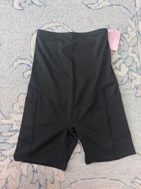 NWT Posh Diva full panel maternity Bike Shorts. Size small